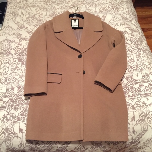 Luxurious Soia & Kyo Masha Boxy Wool Coat - Picture 2 of 8